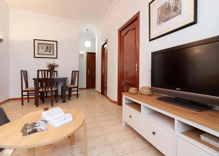 Sea & Wave Soho Family Apartment