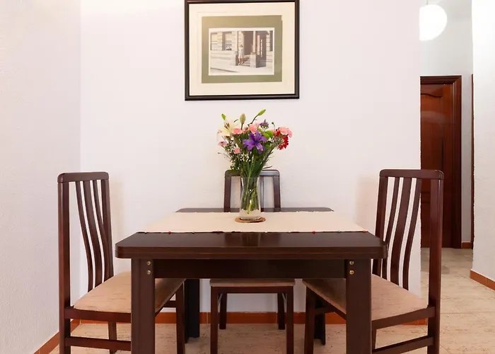 Sea & Wave Soho Family Apartment